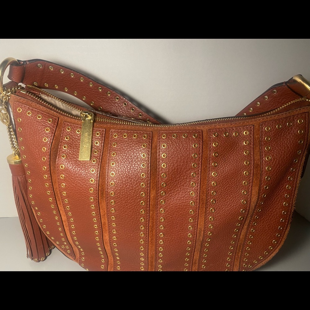Michael kors beautiful shoulder bag or crossbody